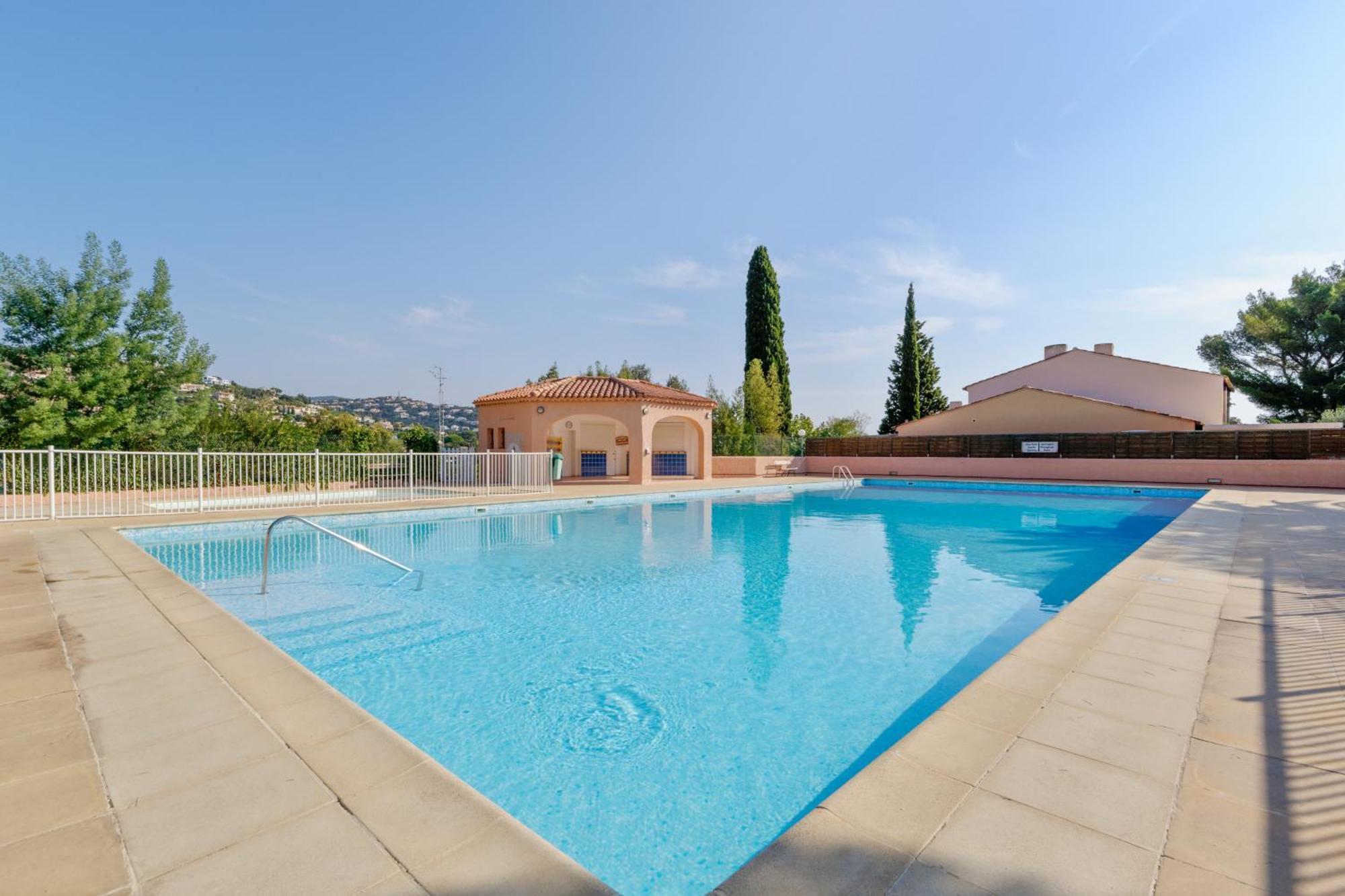 Residence Partenaire Le Domaine De Garlande 카발레르쉬르메르 외부 사진